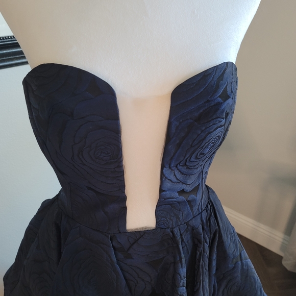 Illusion High-Low Dress - Picture 5 of 8